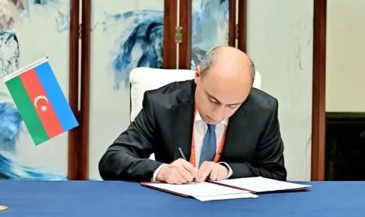 Emin Əmrullayev məktəblərlə bağlı yeni əmr İMZALADI 