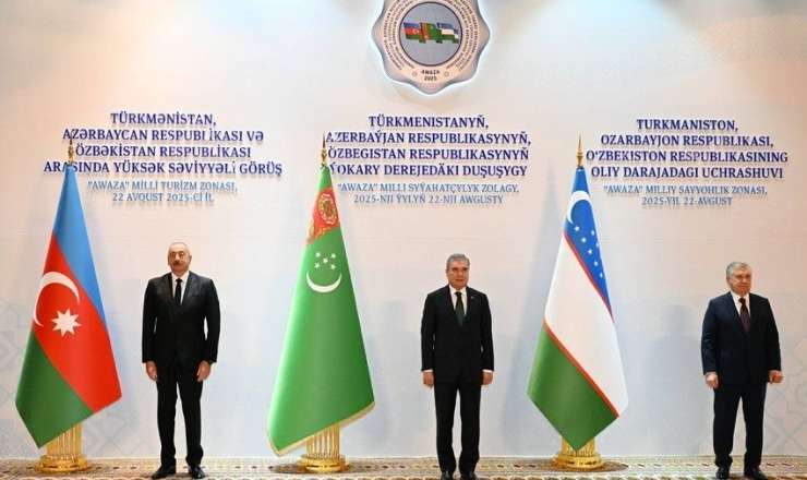 Üç türk lider görüşdü 