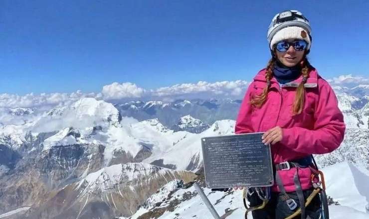 Qadın alpinist həyat yoldaşının öldüyü yüksəklikdə can verdi 