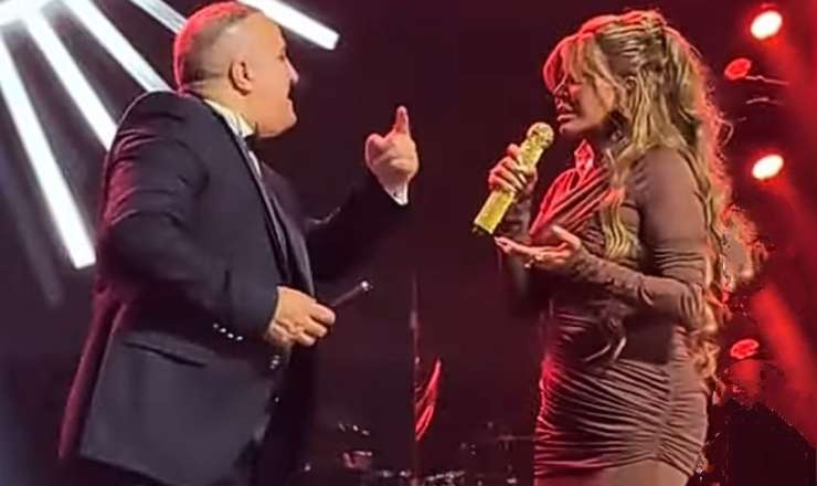 Aygün Kazımova tanınmış xanəndəni səhnədə pərt etdi: "Bu nə hörmətsizlikdir?" - VİDEO