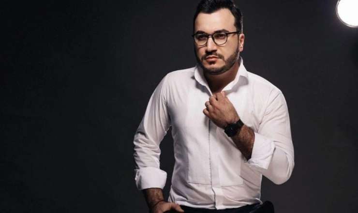 Elvin virusa yoluxdu - "Heç bir müalicə kömək etmir" 