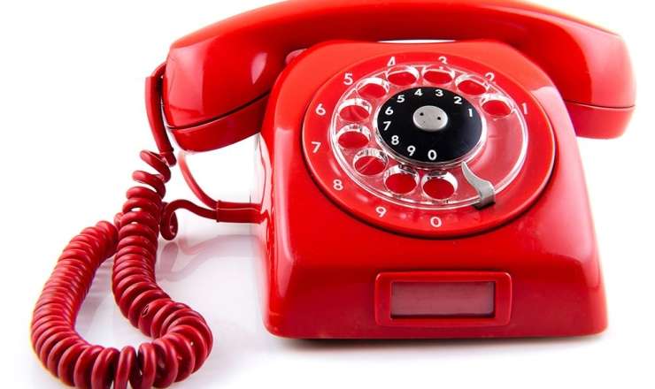 İlk sevgilər, təsadüfi zənglər, uzun-uzadı söhbətlər - Ev telefonları tarix olur? 