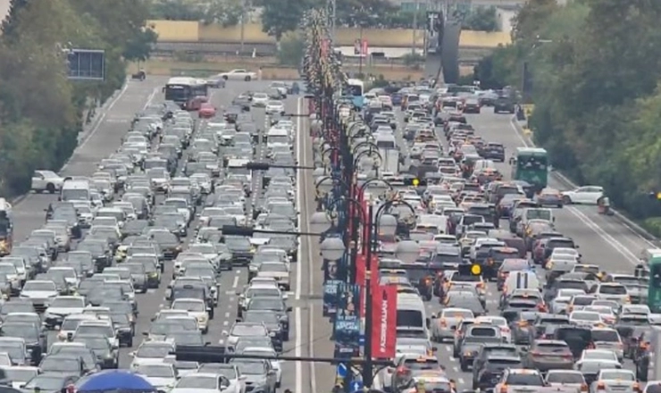 Bakıda 14 istiqamətdə tıxac var - SİYAHI 