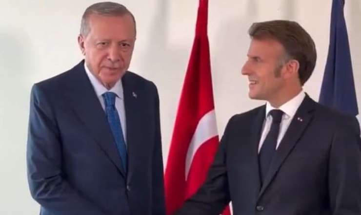 Ərdoğanın Makronla zarafatı gündəm oldu - VİDEO