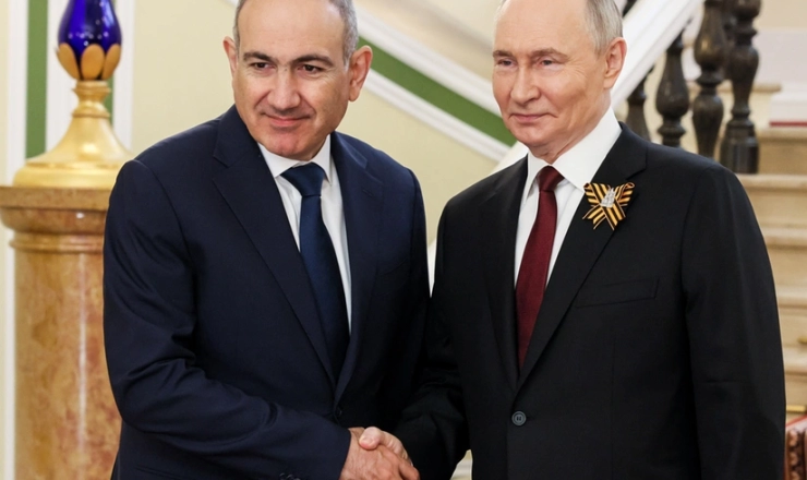 Paşinyan Moskvaya niyə getdi? - Putinin dəvətinin pərdəarxası  