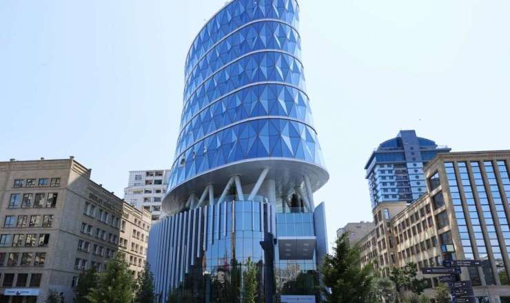 “Gömrükdə 11 minlik əməliyyat ediblər, borc isə mənə gəlib”  