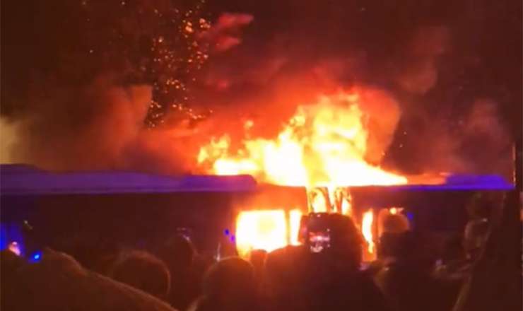 “Barselona” fanatlarının avtobusu yandı – Bir nəfər saxlanıldı 