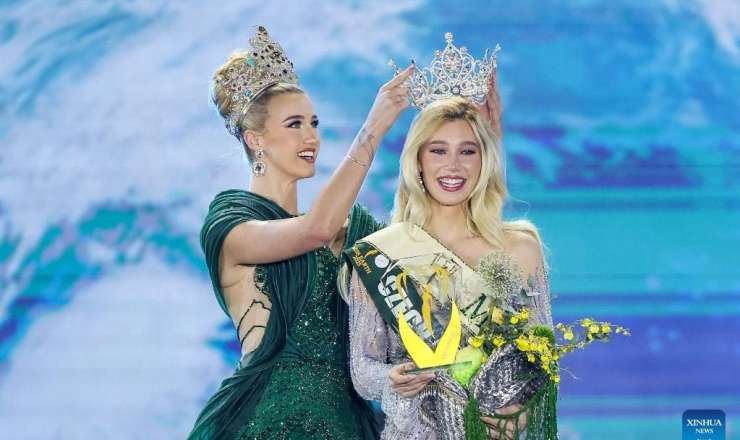 Çexiyalı tələbə Yer kürəsi gözəli seçildi 