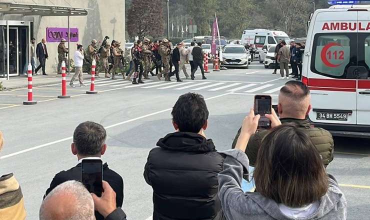 Türkiyədə telekanala silahlı basqın 