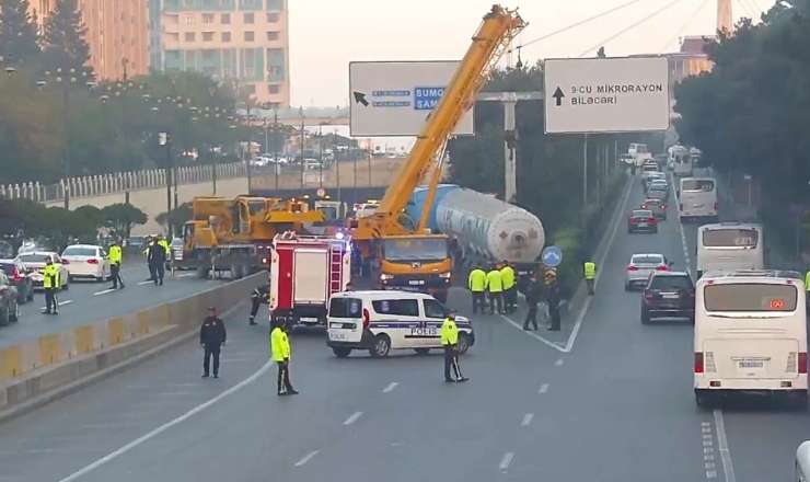 Paytaxtda qəza oldu – Hansı yollar bağlandı? – VİDEO 