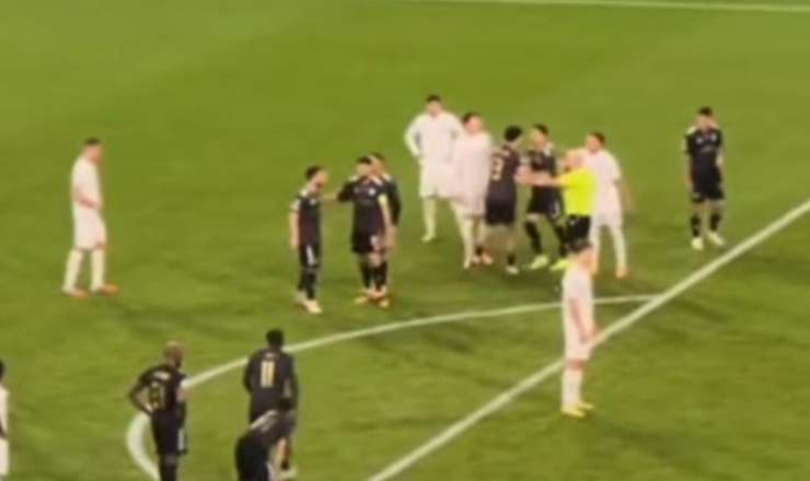 “Qarabağ”da dalaşan futbolçular bu dəfə yaxşı qurtardı – Qurban Qurbanov sərt üzünü göstərmədi 