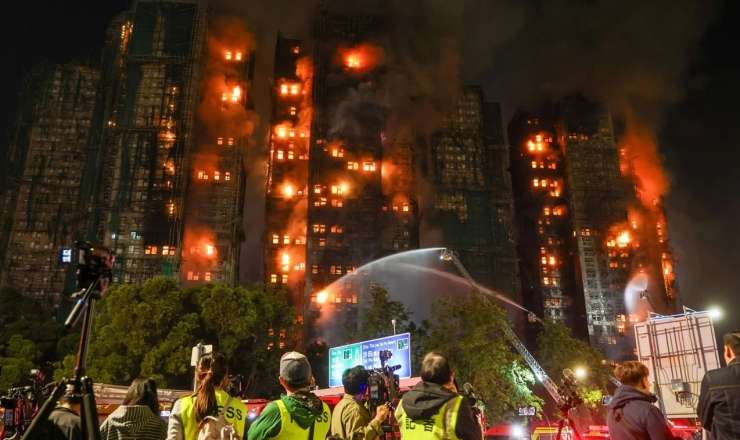 Honkonqdakı yanğında ölənlərin sayı artdı 