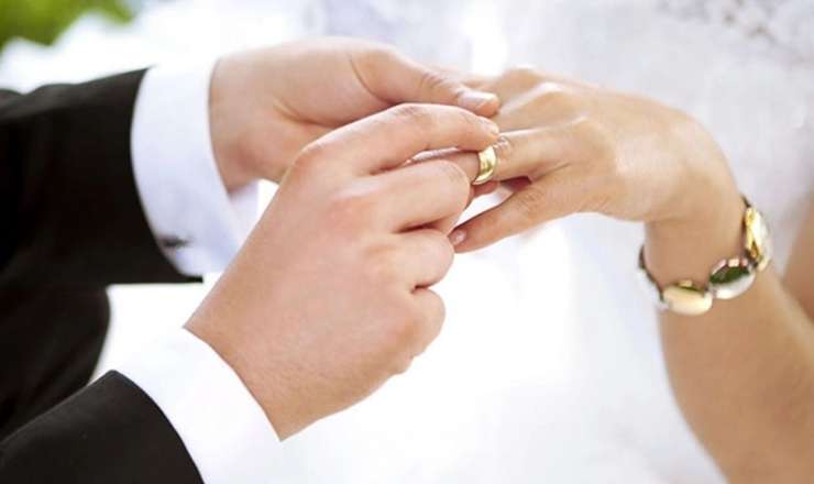 Ailə quranlara ödənişli məzuniyyət verilməlidir - İqtisadçı 