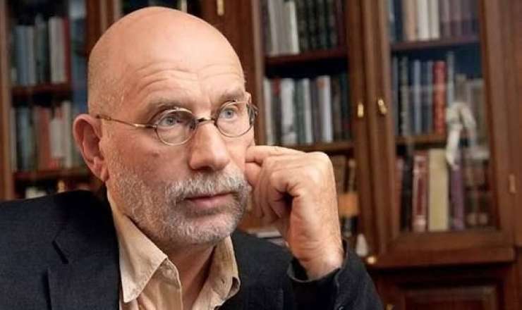 Rusiyada yazıçıya 15 il həbs cəzası verildi 