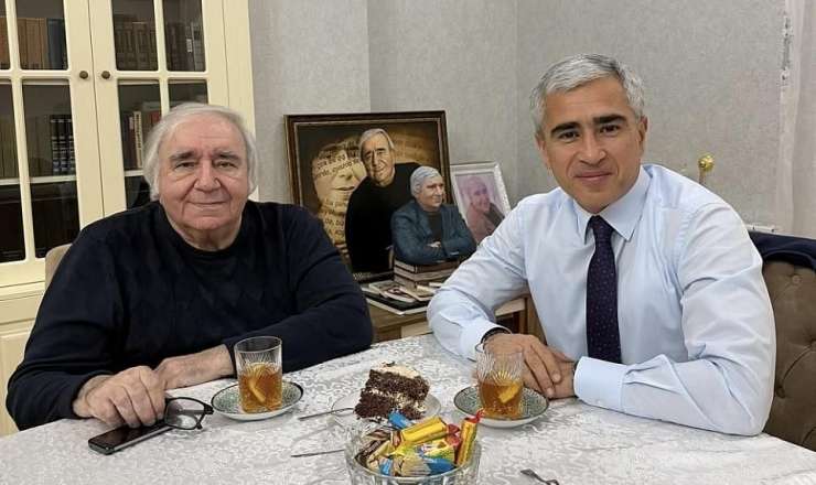 Anar Ələkbərov Ramiz Rövşənin evinə getdi - FOTO 