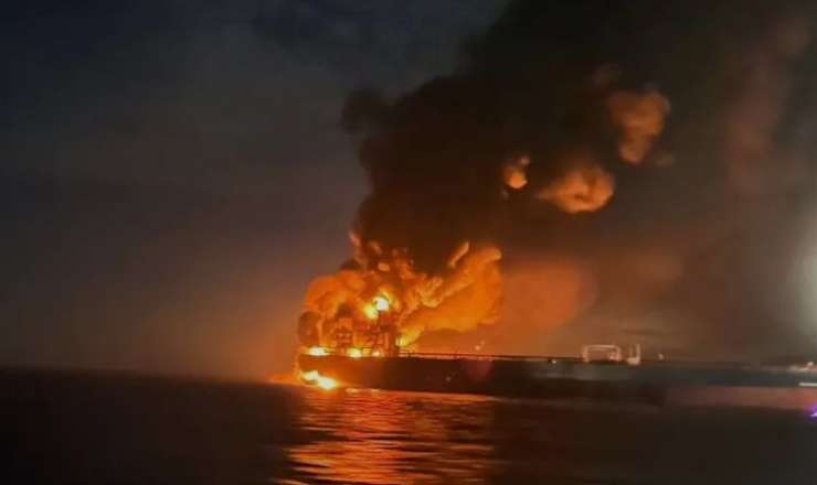 Hörmüzdə 10 tanker vuruldu - İran Çinin xəbərdarlığına məhəl qoymadı 