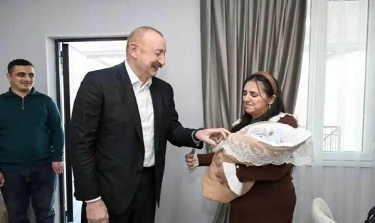 Prezident: Bala neçə aylıqdır? - VİDEO 