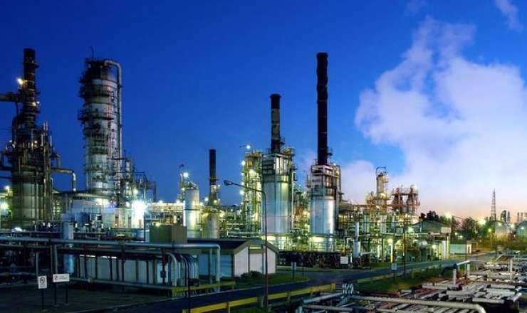 Neft Emalı Zavodunda kütləvi ixtisarlar – İşçilərə təzyiq edilir? 