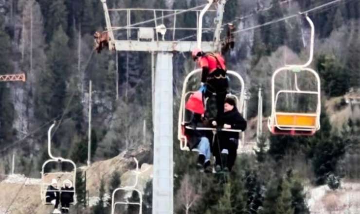 Kanat xətti xarab oldu – 78 nəfər havada qaldı 