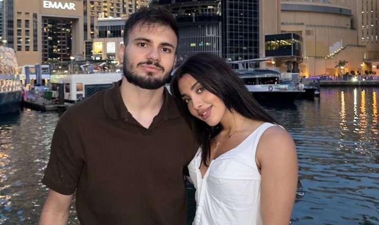 Millinin futbolçusu həndbolçu ilə nişanlandı - FOTO 