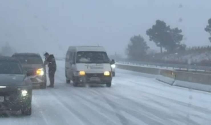 Bakı-Şamaxı yolunda hərəkət çətinləşdi - VİDEO 