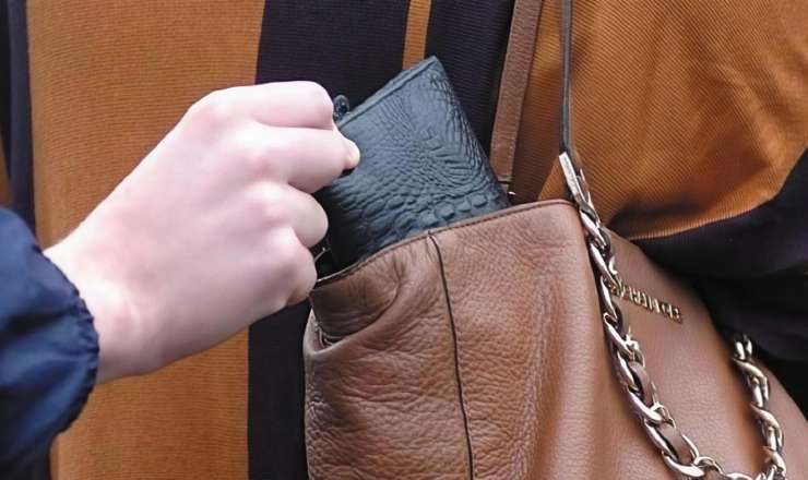 Bakıda kömək etdikləri qadını talayan iki şəxs saxlanıldı 