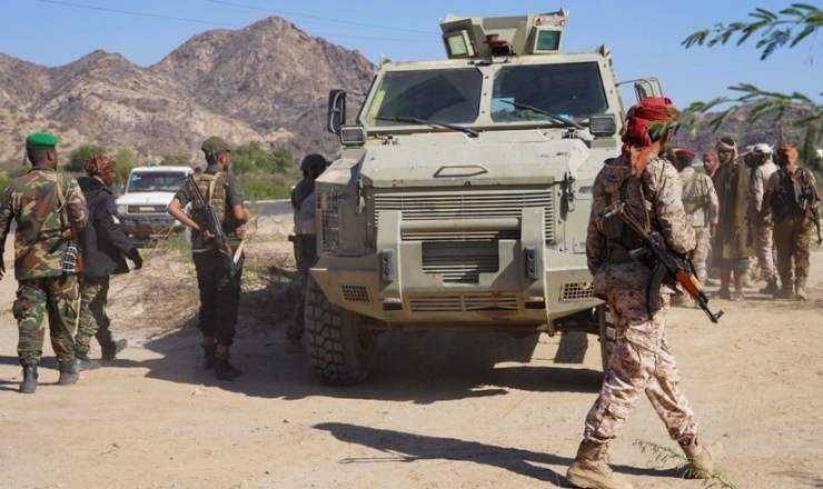 Bu koalisiya Yəməndə böyük bazanı nəzarətə götürdü 