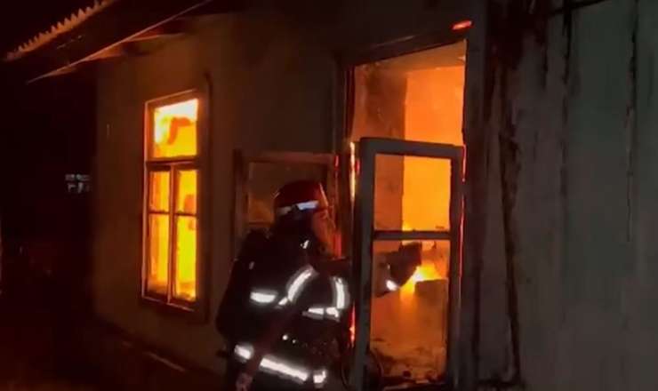 Lənkəranda fərdi evdə yanğın - VİDEO 