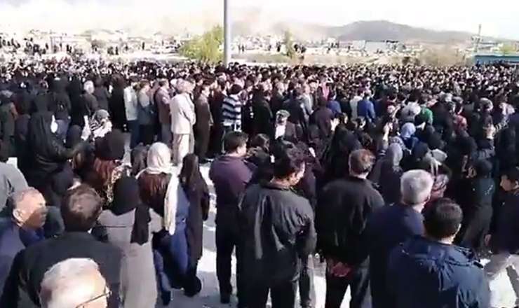 Xamenei lider seçildi, İran xalqı küçələrə axışdı - Video 