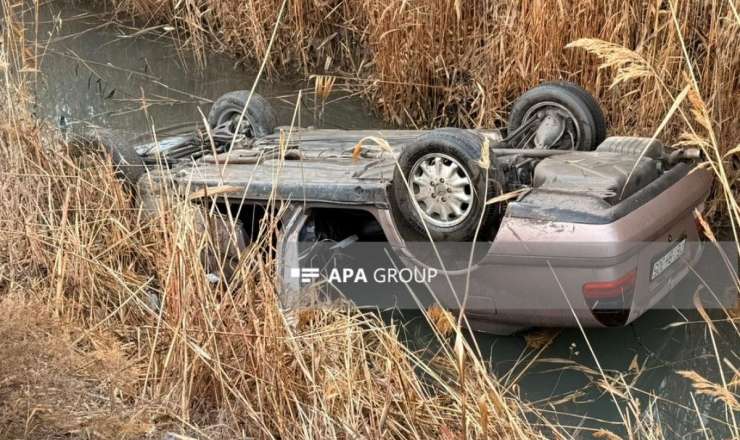 Maşın kanala aşdı, 1 nəfər öldü - FOTO 