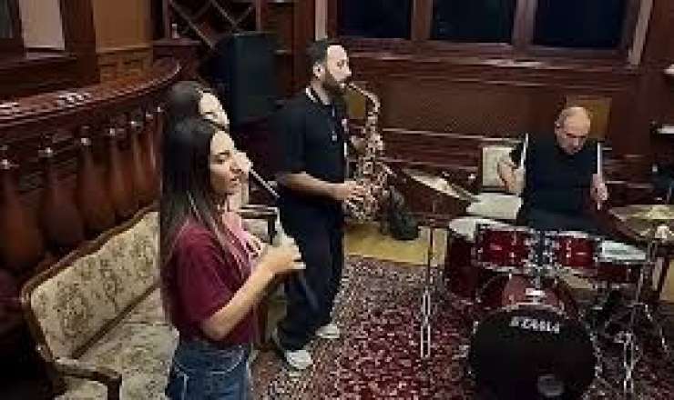 Paşinyan İrəvanda konsert təşkil etdi - Video 