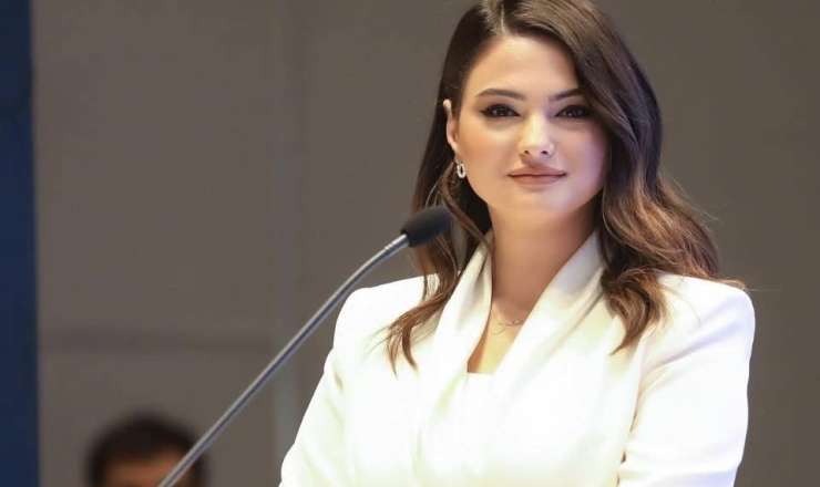 Şagird: Mənim corabımın qiyməti müəllimin maaşından çoxdur 