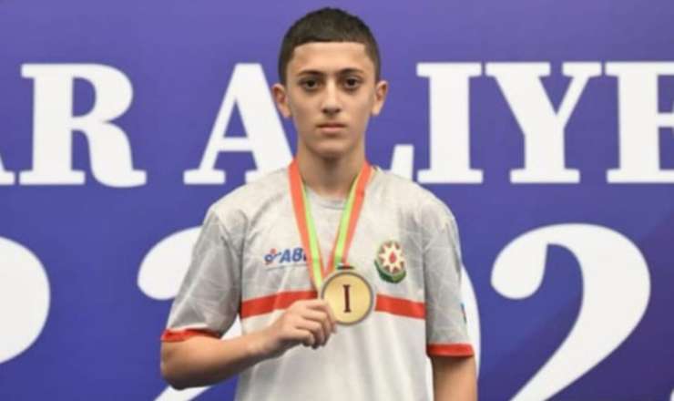 16 yaşlı boksçu sınaq döyüşü zamanı öldü 