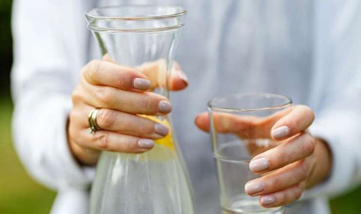 Ramazandan əvvəl vacib xəbərdarlıq:  Suyu bu cür içməyin! 