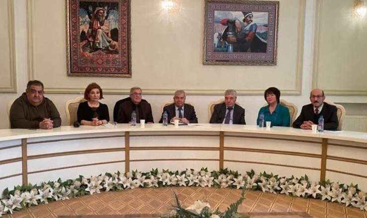 Natavan klubunda Güney Azərbaycan Ədəbiyyatı Komissiyasının yığıncağı keçirildi 