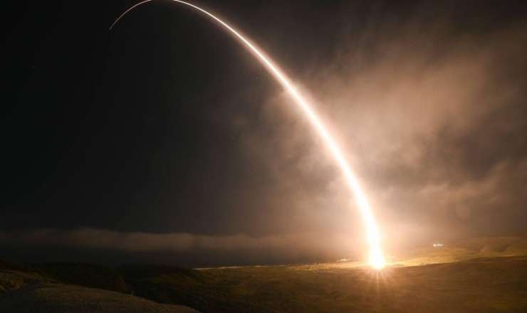 İran ABŞ və İsrail obyektlərinə superağır raketlərlə zərbələr endirdi 