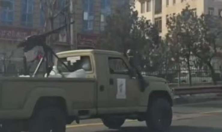 Tehranın mərkəzi: küçələrdə hərbi vəziyyət hökm sürür - VİDEO 