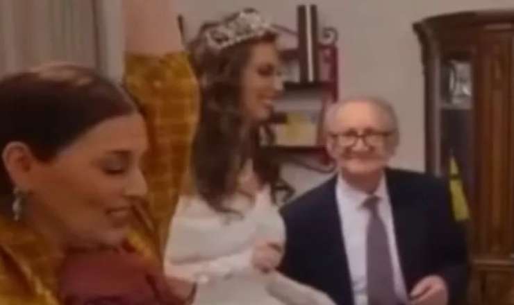 Bakıda 93 yaşlı kişi 42 yaşlı qadınla evləndi: Toyda Elza oxudu - VİDEO