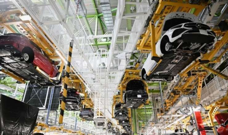 Məşhur avtomobil markaları elektromobillərə keçiddən imtina etdi 