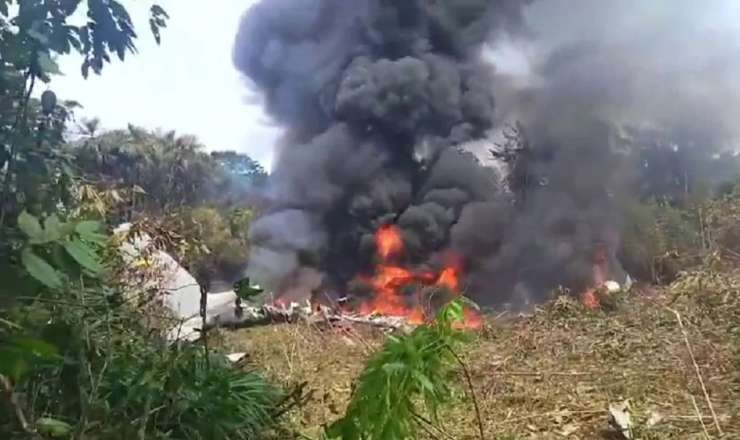 HHQ təyyarəsi qəzaya uğradı – Göyərtədə 100-dən çox hərbçi vardı – VİDEO