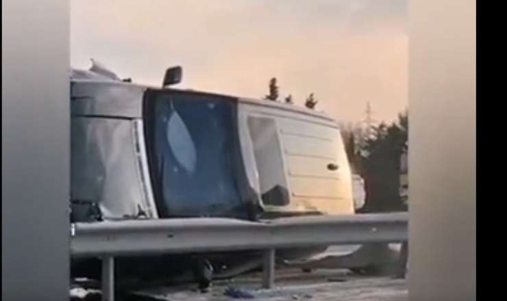 Qadın sürücü “Range Rover”i aşırdı  - VİDEO