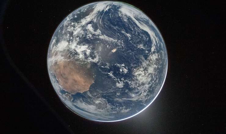 54 ildən sonra Yerin tam fotosu çəkildi 