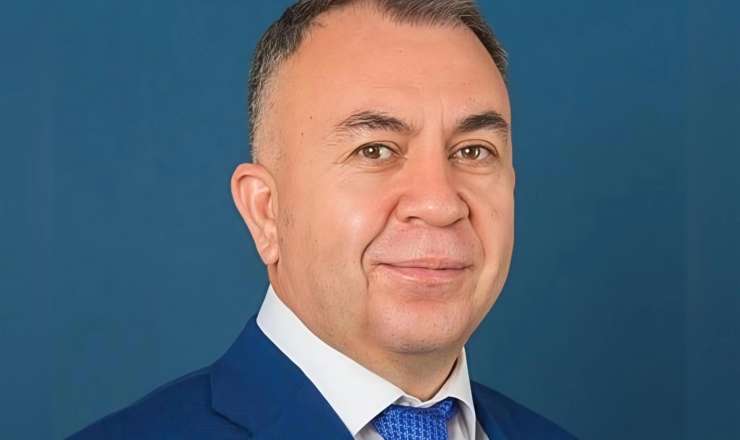 Deputat Qarabağ Universitetinə  100 kitab hədiyyə etdi