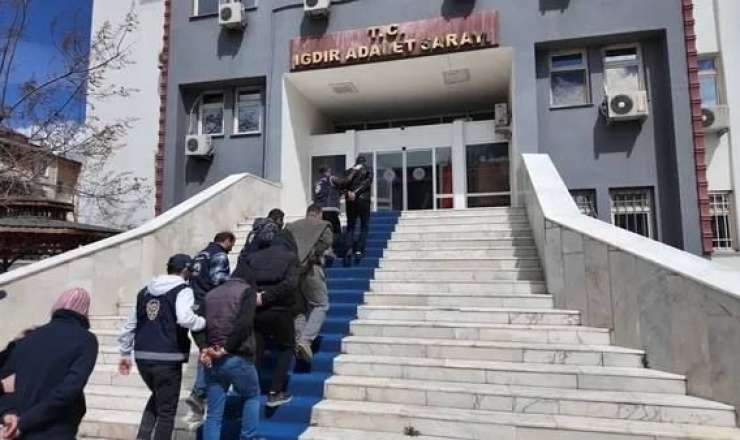 Türkiyədə azərbaycanlıları qanunsuz daşıyan dəstə... - FOTO