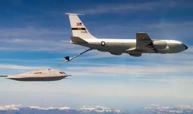ABŞ-də yeni bombardmançı təyyarənin ilk fotosu göstərildi 