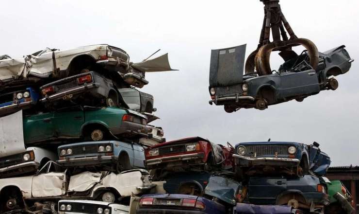 Köhnə maşınlarını verib 1 milyon manatdan çox ödəniş alıblar 