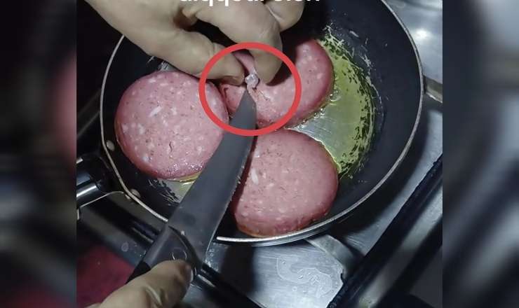 Kolbasanın içindən görün nə  ÇIXDI - VİDEO
