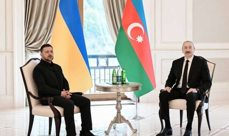 Prezidentlər mətbuata bəyanatlarla çıxış etdi 