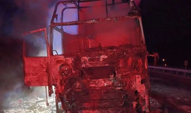 Türkiyədə Azərbaycan nömrəli yük avtomobili kül oldu  - FOTO