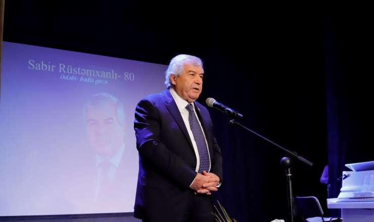  Şuşa Dövlət Teatrında Sabir Rüstəmxanlı poetik rüzgarı - VİDEO
